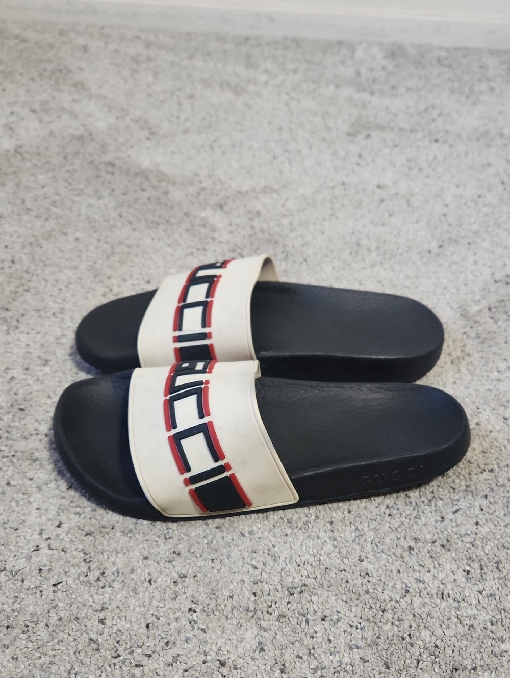 Gucci Stripe Rubber Pool Slide in Ecru Style 522884 Size 38 Women's 8 - Picture 4 of 15